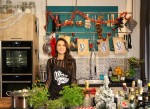 	 Nina Warink duikt de keuken in met onder anderen Anna Nooshin in Nina Kookt